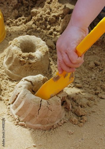 Photo: Sandkuchen bauen Sandkuchen bauen