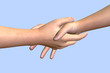 STRETTA DI MANO