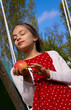 pomme et balançoire