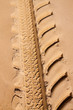Reifenabdruck im Sand 3
