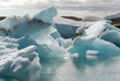 Iceberg e riflessi sul Lago Jokulsarlon Iceberg e riflessi sul Lago Jokulsarlon