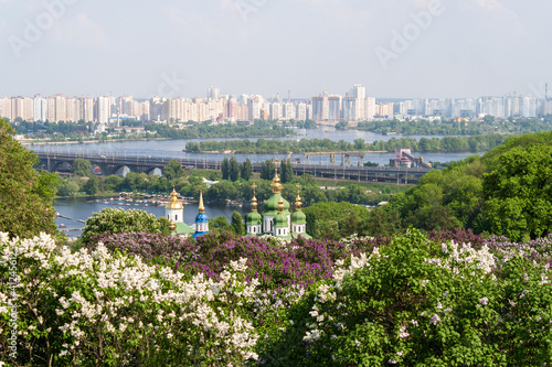 Foto: View from the botanical garden in Kyiv, Ukraine View from the botanical garden in Kyiv, Ukraine