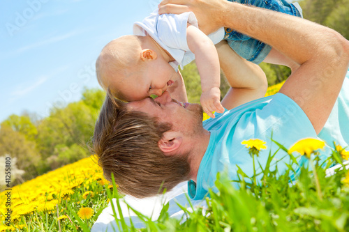 Photo: vater mit baby vater mit baby