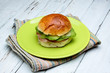 brioche con avocado e lonza di maiale