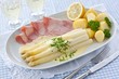 Spargel mit Kartoffeln, Schinken und Sauce Hollandaise