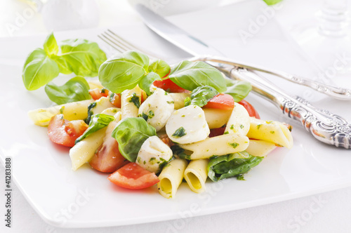 Foto: Caprese Pasta salat Caprese Pasta salat