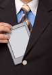 e-Reader,  ebook wird aus dem Sakko gezogen