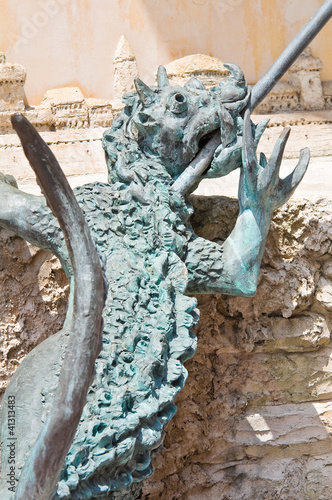 Foto: Bronze statue. Bronze statue.