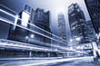 Foto: traffic with blur light through city at night traffic with blur light through city at night