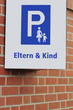 Parkplatz Eltern & Kind