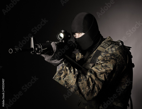 Foto: soldier with balaclava soldier with balaclava