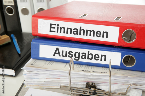 Photo: Einnahmen und Ausgaben Einnahmen und Ausgaben
