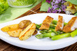 Rosmarinkartoffeln mit grünen Spargel und Hänchenfilet Rosmarinkartoffeln mit grünen Spargel und Hänchenfilet