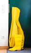 Regenmantel und Gummistiefel