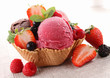 Photo en ligne au meilleur prix ice cream and berry fruit