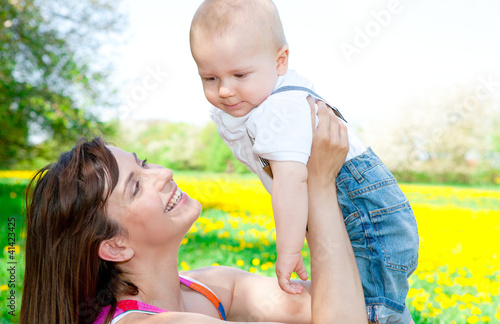 Photo: mama mit kind 2 mama mit kind 2