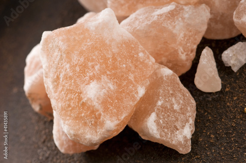 Foto: Pink salt of Hymalayas. mineral Pink salt of Hymalayas. mineral