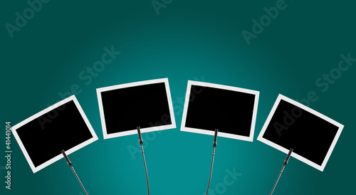 Illustration: Fotoclip 4x vor türkisem Hintergrund 1 Fotoclip 4x vor türkisem Hintergrund 1