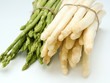 Bund Weißer und grüner Spargel