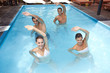 Gruppe macht Aquagymnastik Gruppe macht Aquagymnastik