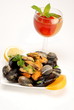 COZZE E VONGOLE CON VINO E FRAGOLA COZZE E VONGOLE CON VINO E FRAGOLA