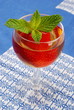 VINO CON FRAGOLA E MENTA VINO CON FRAGOLA E MENTA