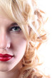 Junge Frau mit rotem Lippenstift Junge Frau mit rotem Lippenstift