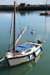 petite embarcation à voile. petite embarcation à voile.