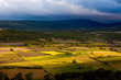 Alba sui campi coltivati a Sault Provenza Alba sui campi coltivati a Sault Provenza
