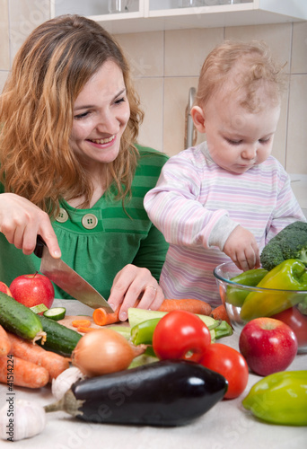 Foto: Vegetable salad preparation Vegetable salad preparation