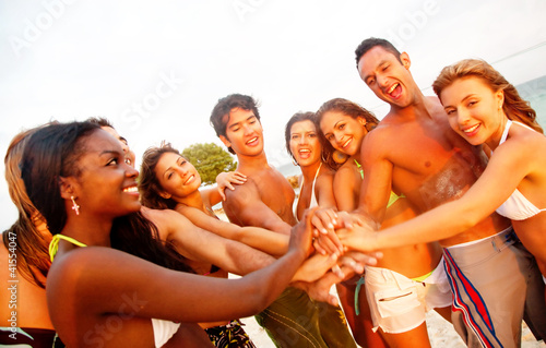 Foto: Friends at the beach Friends at the beach