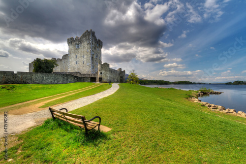 Foto: Ross Castle near Killarney, Co. Kerry Ireland Ross Castle near Killarney, Co. Kerry Ireland