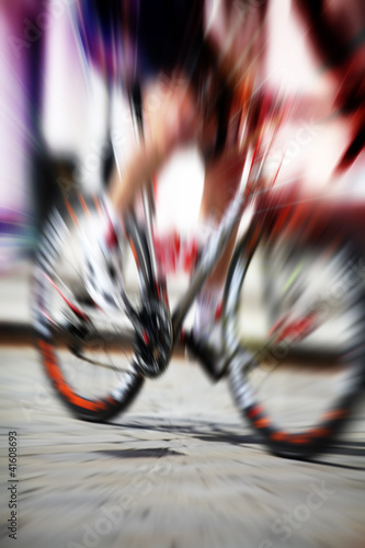 Foto: racing bike motion racing bike motion