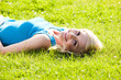 Foto: Smiling girl enjoying the sunshine Smiling girl enjoying the sunshine
