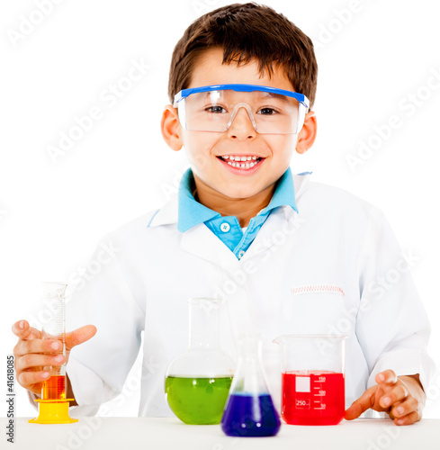 Foto: Boy making experiments Boy making experiments