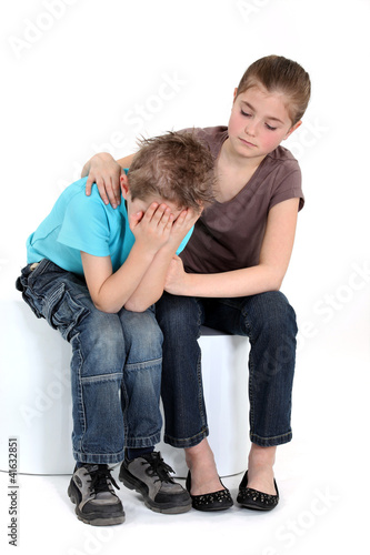 Foto: Comforting little girl Comforting little girl