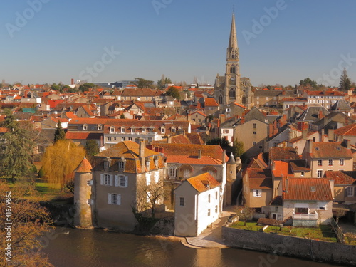 Foto: Ville de Montmorillon ; Vienne ; Poitou-Charente Ville de Montmorillon ; Vienne ; Poitou-Charente