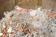 Bauschutt in Abfallmulde