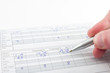 Patient mit Diabetes mellitus notiert Blutwerte