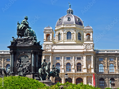 Photo: kaiserin maria theresia denkmal kaiserin maria theresia denkmal