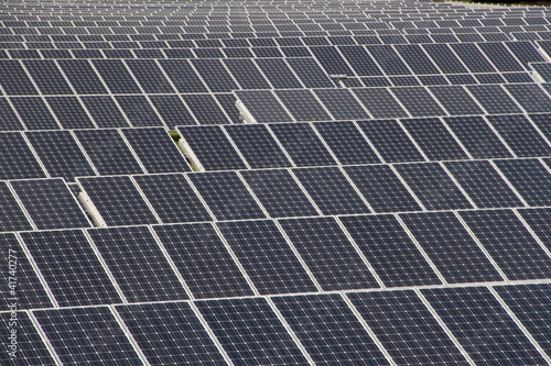 Foto: Aufgereihte Solarfelder Aufgereihte Solarfelder