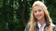 Junge blonde Frau Junge blonde Frau
