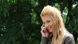 Junge Frau mit Handy Junge Frau mit Handy