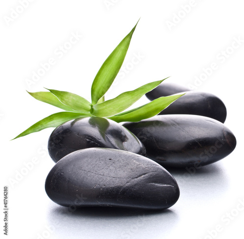 Foto: Zen pebbles. Stone spa and healthcare concept. Zen pebbles. Stone spa and healthcare concept.