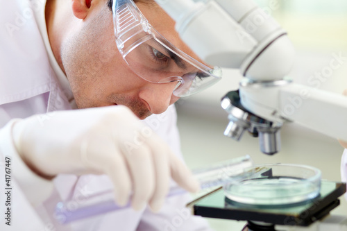 Foto: Chemist at work Chemist at work