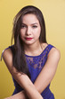 Foto: beautiful latina model in a blue dress beautiful latina model in a blue dress