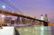 Pont de Brooklyn la nuit