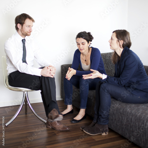 Photo: Problemlösung zwischen Geschäftspartnern bei Therapie Problemlösung zwischen Geschäftspartnern bei Therapie