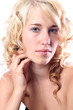 Junge Frau mit blonden Locken Junge Frau mit blonden Locken
