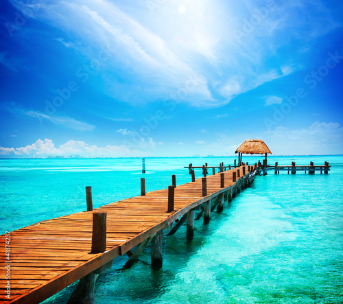 Foto: Vacation in Tropic Paradise. Jetty on Isla Mujeres, Mexico Vacation in Tropic Paradise. Jetty on Isla Mujeres, Mexico